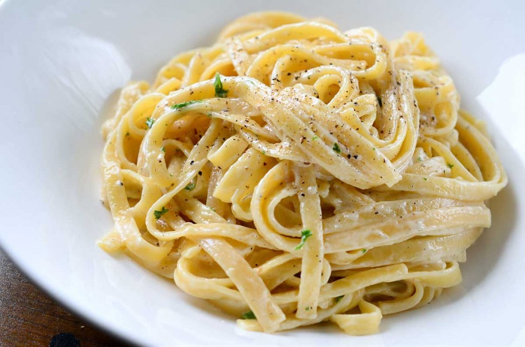 roasted-garlic-fettuccine-alfredo.jpg